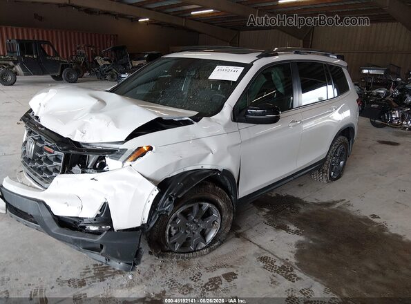 5FNYF8H62RB020807 2024 HONDA PASSPORT White Передня ліва чверть