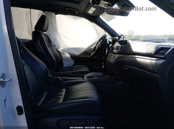 5FNYF8H68PB043098 2023 HONDA PASSPORT White 