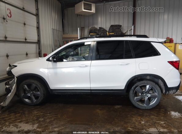 5FNYF8H90MB007184 2021 HONDA PASSPORT White Սալոնի 360 աստիճան տեսք