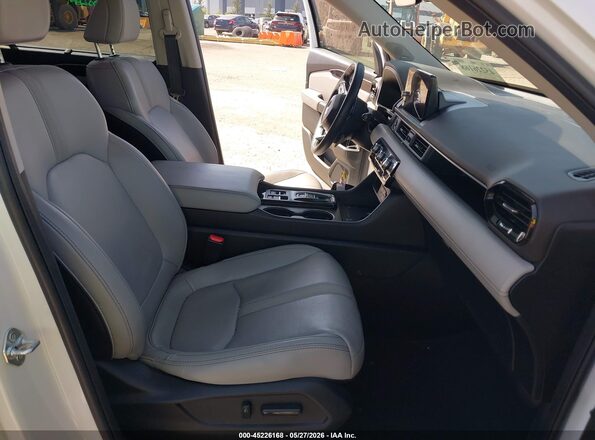 5FNYG2H71PB013735 2023 HONDA PILOT White Front interior view