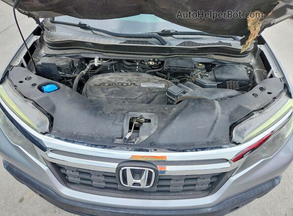 5FPYK2F64JB002946 2018 HONDA RIDGELINE Silver უკანა სალონის ხედი