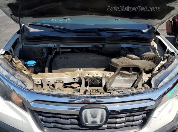 5FPYK3F52LB013492 2020 HONDA RIDGELINE White Widok wnętrza z tyłu