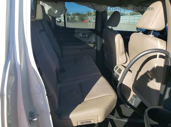 5FPYK3F55HB005765 2017 HONDA RIDGELINE White Rear seats view