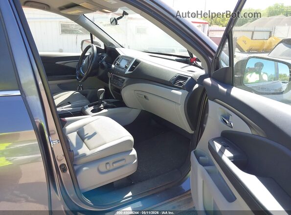 5FPYK3F5XHB028930 2017 HONDA RIDGELINE Серый Вид салона спереди