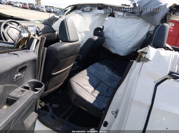 5FPYK3F61HB025682 2017 HONDA RIDGELINE White Вид наклейки з VIN-кодом
