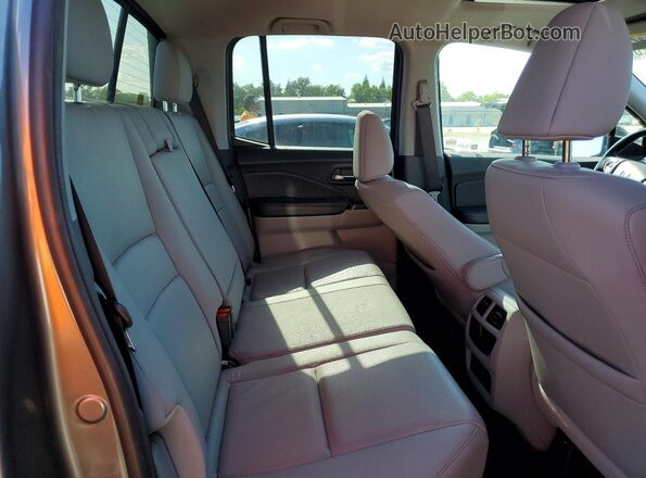 5FPYK3F72HB039714 2017 HONDA RIDGELINE Charcoal Vista de los asientos traseros