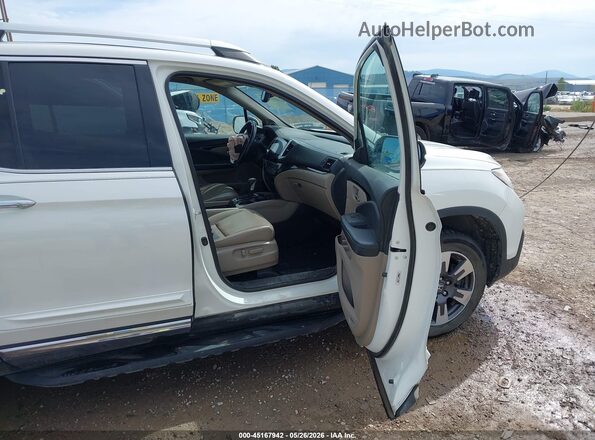 5FPYK3F78JB003595 2018 HONDA RIDGELINE White Vista interior delantera