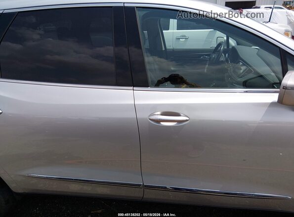 5GAERCKW4JJ139530 2018 BUICK ENCLAVE Серебряный Вид задней части салона