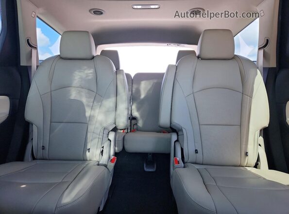 5GAERCKW5LJ229983 2020 BUICK ENCLAVE White Rear seats view