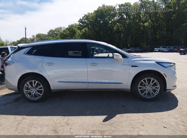 5GAEVBKW5PJ217182 2023 BUICK ENCLAVE White უკანა სალონის ხედი