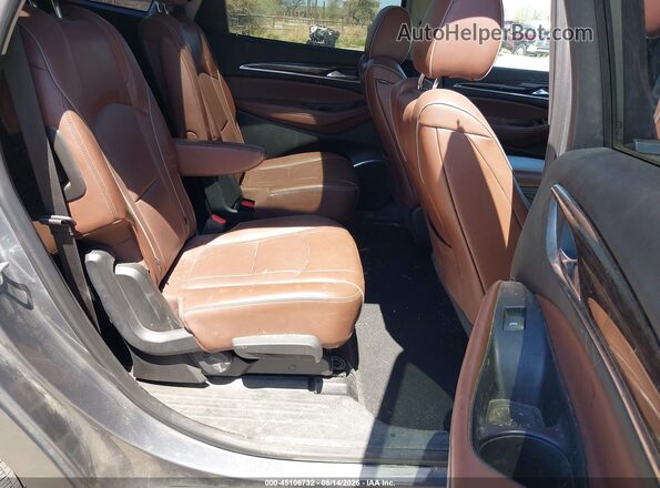 5GAEVCKW8JJ163888 2018 BUICK ENCLAVE Gray Widok naklejki z numerem VIN
