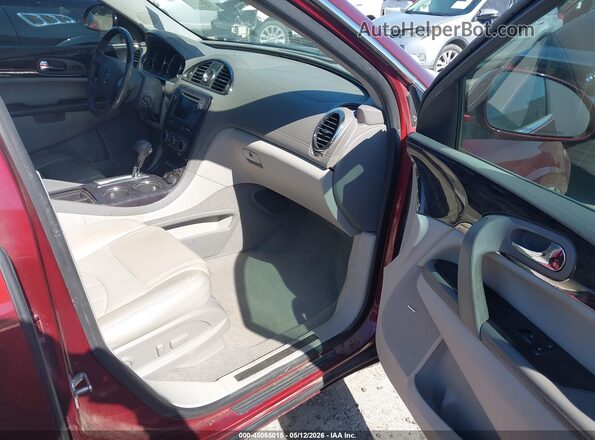 5GAKRCKD1HJ221209 2017 BUICK ENCLAVE Красный Вид салона спереди