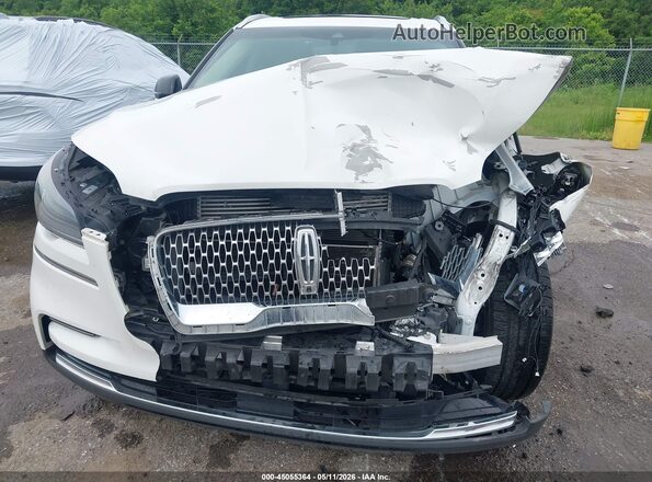 5LM5J7WC5NGL01934 2022 LINCOLN AVIATOR White Widok z tyłu
