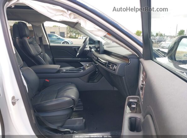 5LM5J7XC0SGL19512 2025 LINCOLN AVIATOR White Front interior view