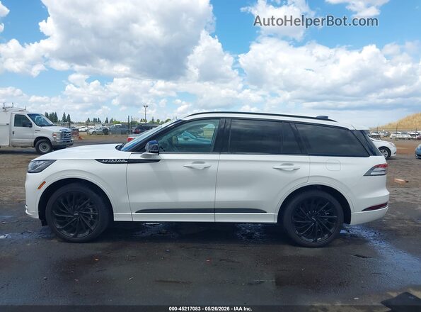 5LM5J7XC0SGL19512 2025 LINCOLN AVIATOR White 360 interior view