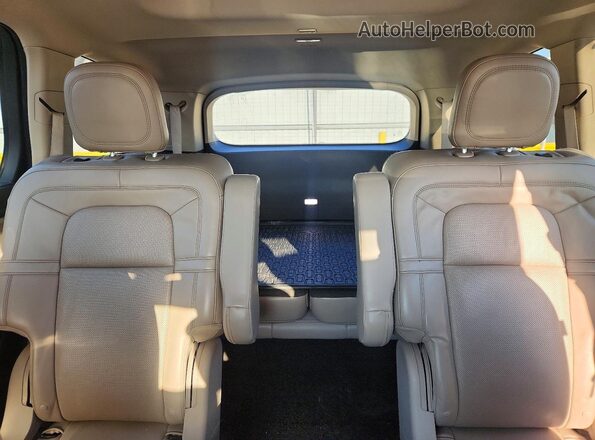 5LM5J7XC2LGL04267 2020 LINCOLN AVIATOR Brown უკანა სავარძლების ხედი