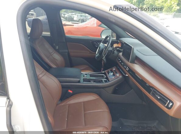5LM5J7XC7NGL02677 2022 LINCOLN AVIATOR White Вид салону спереду