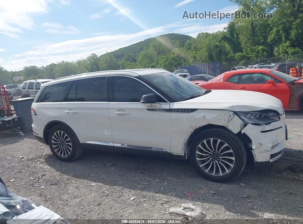 5LM5J7XC7NGL02677 2022 LINCOLN AVIATOR White Вид задньої частини салону