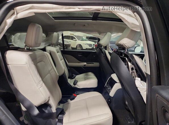 5LM5J7XC9SGL14728 2025 LINCOLN AVIATOR Black Vista interior trasera