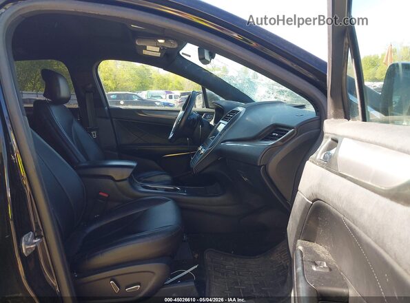 5LMCJ1C92GUJ18850 2016 LINCOLN MKC Черный Вид салона спереди