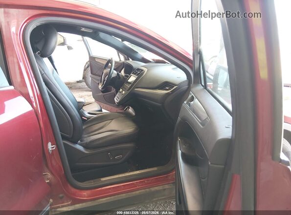 5LMCJ1C99GUJ24175 2016 LINCOLN MKC Красный Вид салона спереди