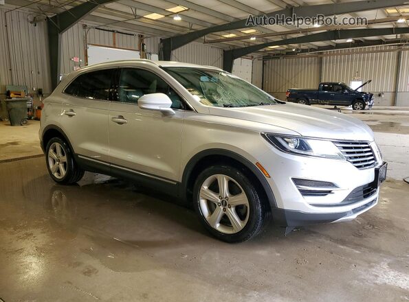 5LMCJ1D92HUL46671 2017 LINCOLN MKC Silver Delantero derecho