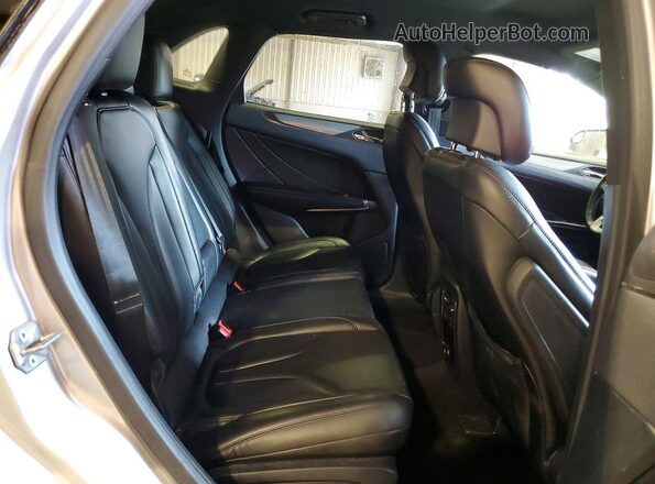 5LMCJ1D92HUL46671 2017 LINCOLN MKC Silver Vista interior trasera