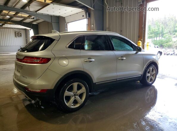 5LMCJ1D92HUL46671 2017 LINCOLN MKC Silver Trasero derecho