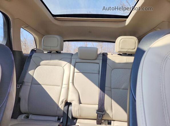 5LMCJ1DA8TUL09899 2026 LINCOLN CORSAIR Blue Vista de los asientos traseros
