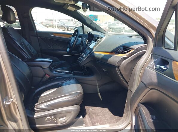 5LMCJ2C90HUL68997 2017 LINCOLN MKC Black Вид салону спереду