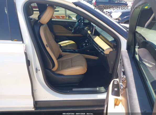 5LMCJ2C92LUL10205 2020 LINCOLN CORSAIR White Вид салону спереду