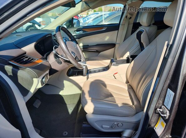 5LMCJ2C94KUL31863 2019 LINCOLN MKC Charcoal Вид салону спереду