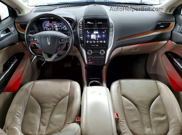 5LMCJ2C96KUL39799 2019 LINCOLN MKC Gray Dashboard view