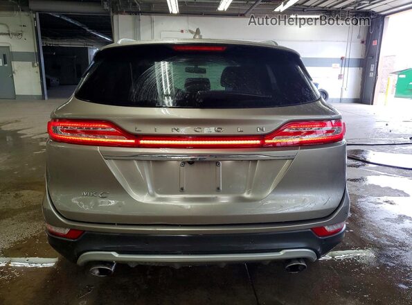 5LMCJ2C96KUL39799 2019 LINCOLN MKC Gray Rear view