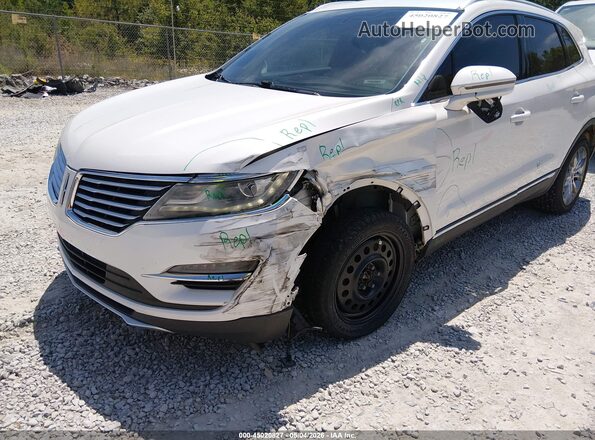 5LMCJ2C98HUL21541 2017 LINCOLN MKC White Front view