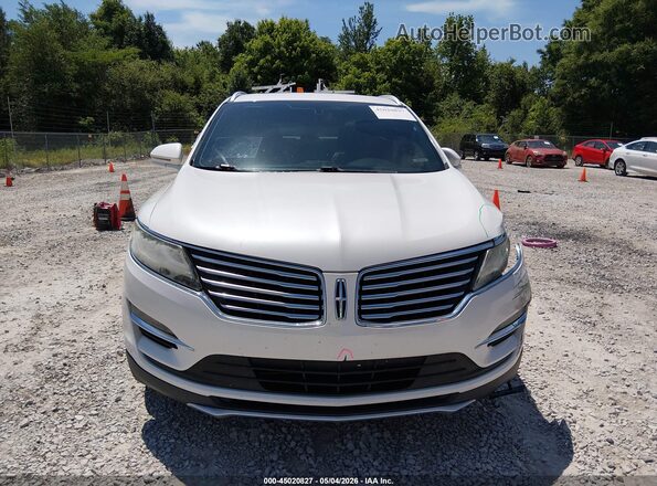 5LMCJ2C98HUL21541 2017 LINCOLN MKC White Instrument cluster view
