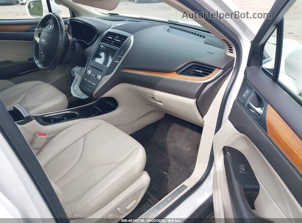 5LMCJ2D90JUL14751 2018 LINCOLN MKC Белый Вид салона спереди