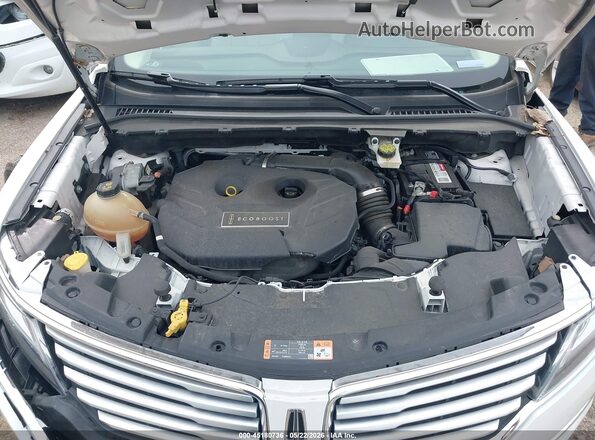 5LMCJ2D90JUL14751 2018 LINCOLN MKC Белый Вид сзади