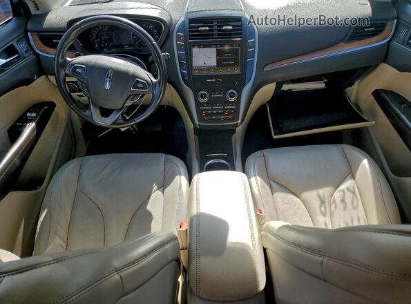5LMCJ2D90KUL20549 2019 LINCOLN MKC Red Вид панелі приладів