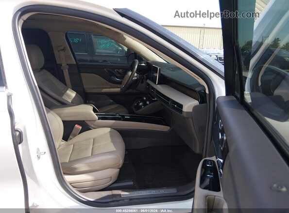 5LMCJ2D91LUL28158 2020 LINCOLN CORSAIR White Front interior view