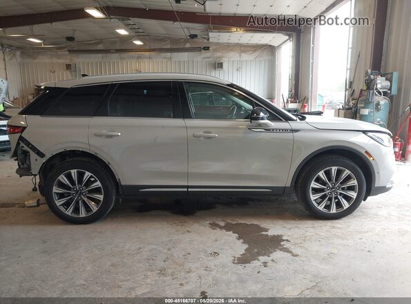 5LMCJ2D96NUL08796 2022 LINCOLN CORSAIR White Widok wnętrza z tyłu