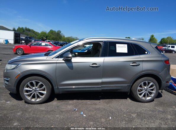 5LMCJ2D98HUL61164 2017 LINCOLN MKC Gray 360 interior view