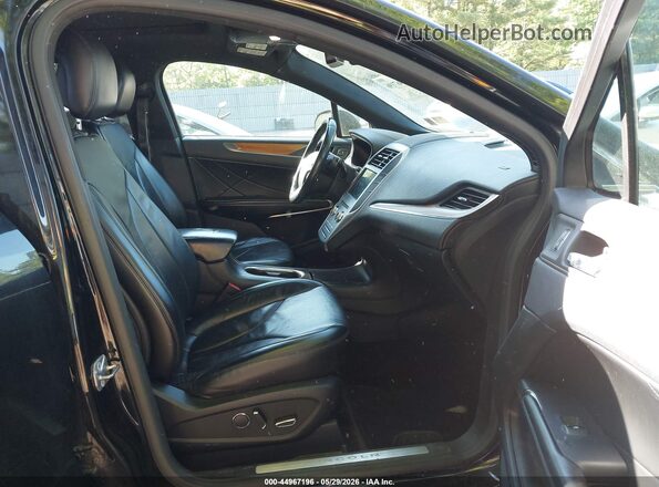 5LMCJ3D90HUL34143 2017 LINCOLN MKC Black Front interior view