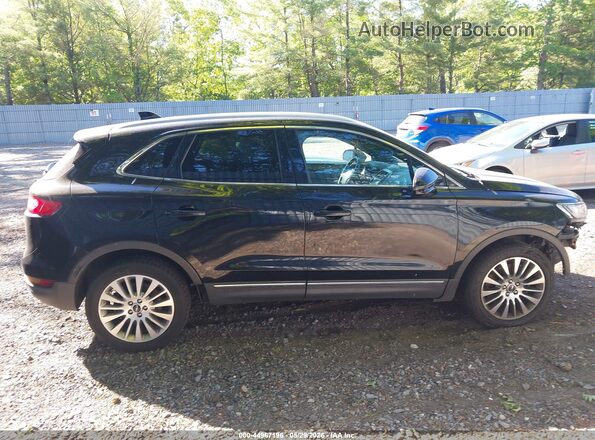 5LMCJ3D90HUL34143 2017 LINCOLN MKC Black Rear interior view