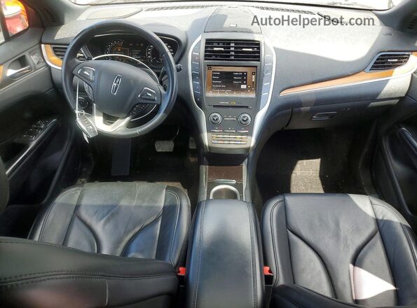 5LMCJ3D90KUL49412 2019 LINCOLN MKC Black წინა პანელის ხედი