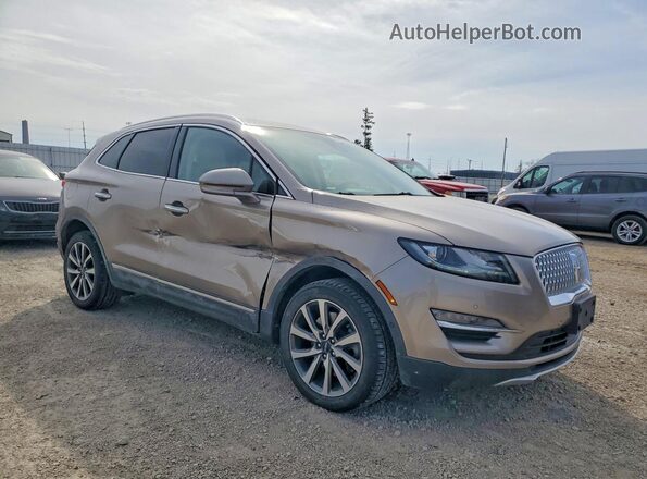 5LMCJ3D95KUL09522 2019 LINCOLN MKC Gold 