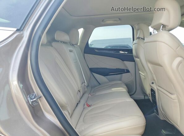 5LMCJ3D95KUL09522 2019 LINCOLN MKC Gold 