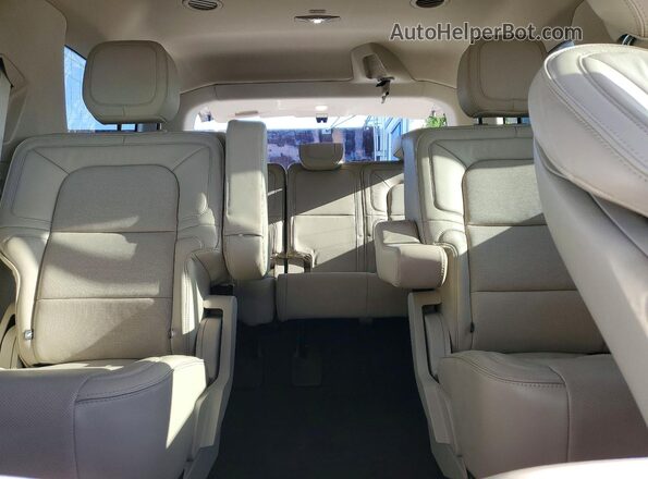5LMJJ2HT8KEL25277 2019 LINCOLN NAVIGATOR Gray 