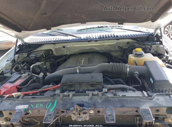5LMJJ2JT7GEL04888 2016 LINCOLN NAVIGATOR White Հետևի տեսք