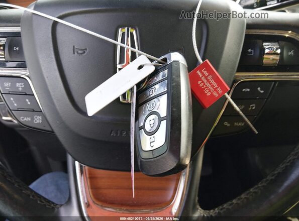 5LMJJ2KT1LEL00716 2020 LINCOLN NAVIGATOR Black Widok deski rozdzielczej